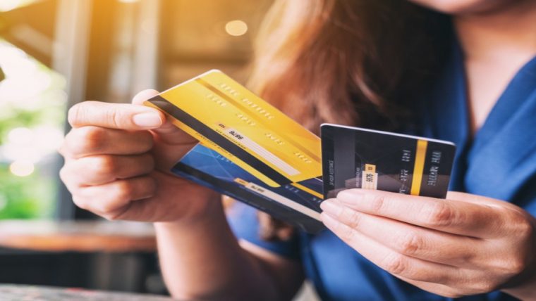 3 cartões de crédito indicados para quem recebe salário mínimo